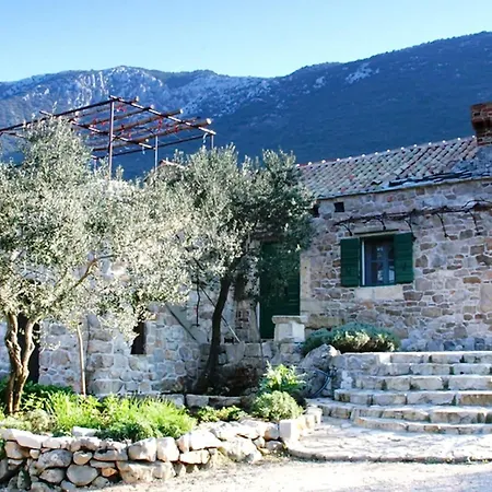 Semesterbostad Lavender Cottage-two Bedroom With Terrace Trpanj